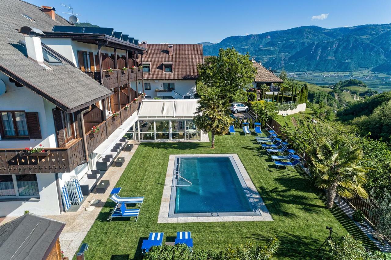 Hotel St. Justina Hof アッピアーノ・スッラ・ストラーダ・デル・ヴィーノ エクステリア 写真